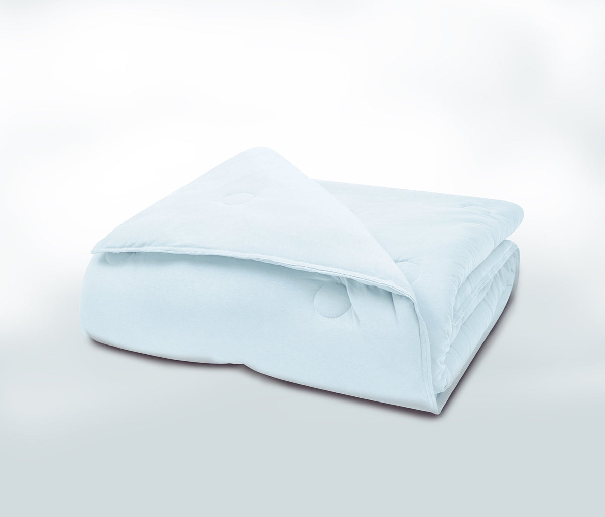 Lupa Soft deken van Yatas Bedding in ijsblauw, opgevouwen