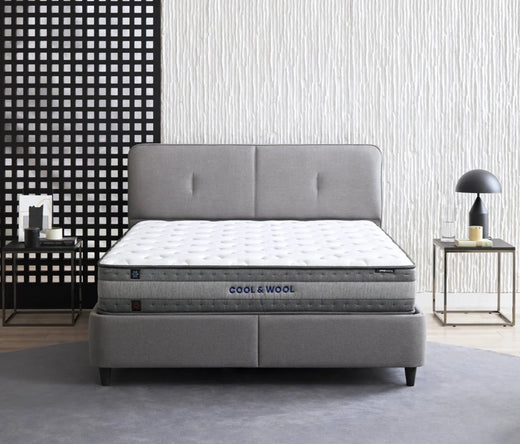 Cool Action baza boxspring met Cool en Wool matras en bijzettafel